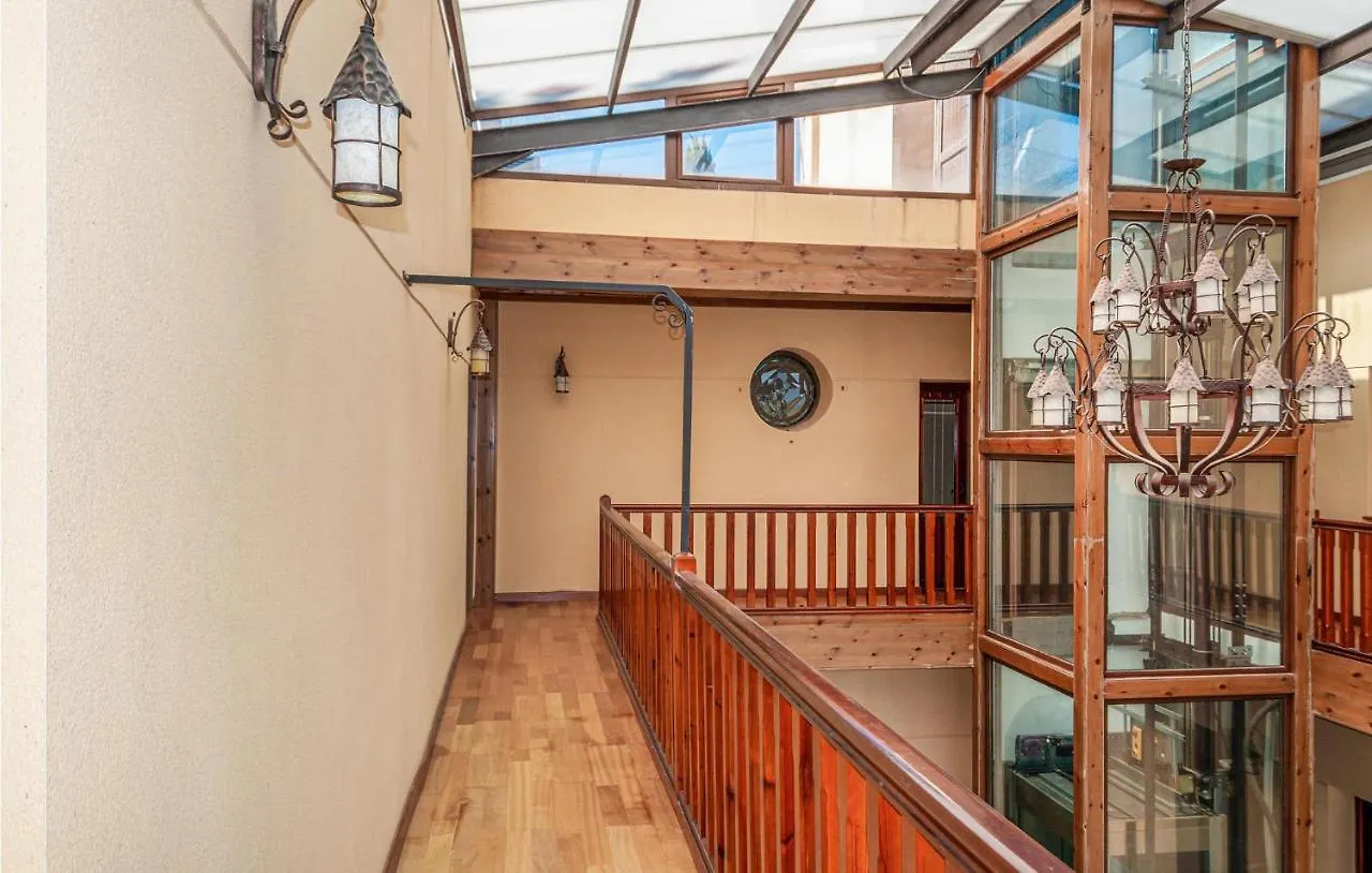 Beautiful Home In Otura With Kitchen